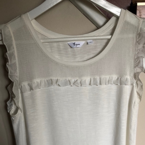 Sleeveless scoop neck ruffled maternity top - Picture 1 of 3
